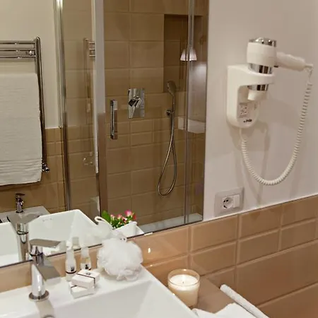 Lahouse By Premium Collection