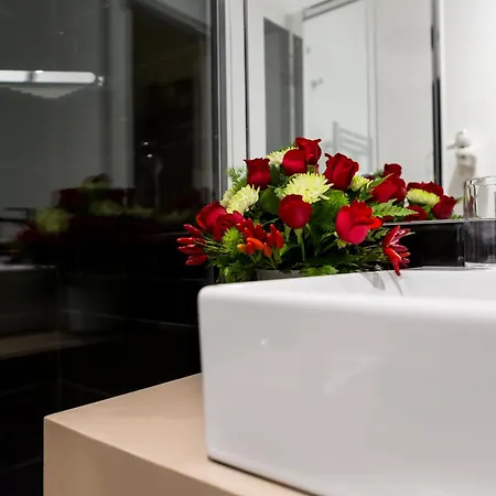 Lahouse By Premium Collection