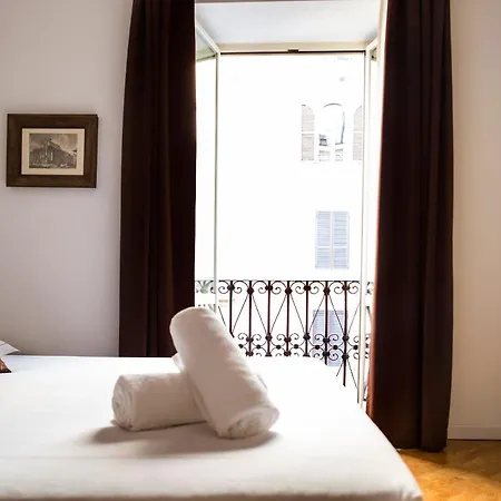 Lahouse By Premium Collection