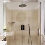 Lahouse By Premium Collection Guest house
